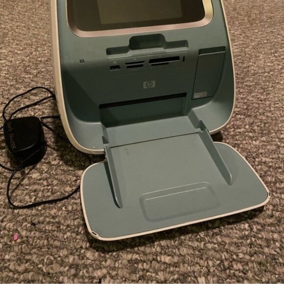 HP vintage photo printer and extra photo paper - Picture 3 of 6